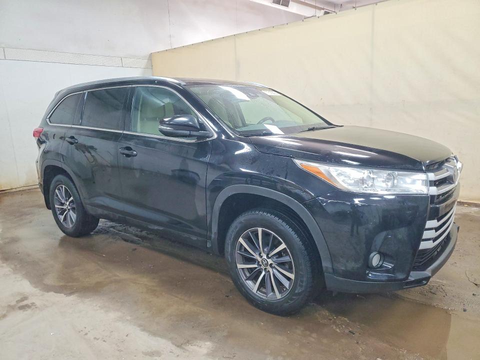 77315605 :رقم المزاد ، 5TDJZRFHXHS430803 vin ، 2017 Toyota Highlander مزاد بيع