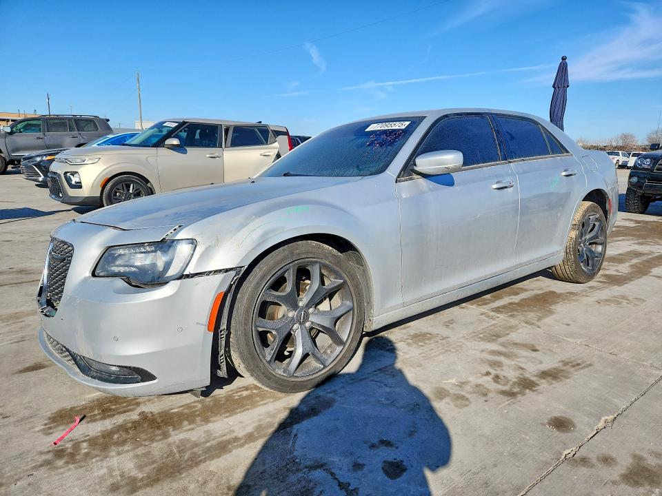 2022 Chrysler 300 მანქანა იყიდება აუქციონზე, vin: 2C3CCABG9NH154346, აუქციონის ნომერი: 77095575