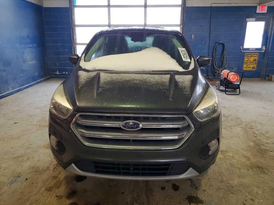 76209355 :رقم المزاد ، 1FMCU0GD0HUA52299 vin ، 2017 Ford Escape مزاد بيع