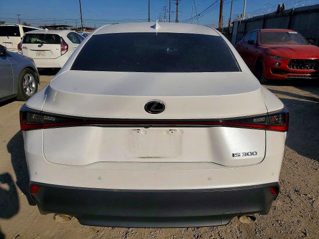 75060755 :رقم المزاد ، JTHCA1D24M5111511 vin ، 2021 Lexus Is 300 مزاد بيع