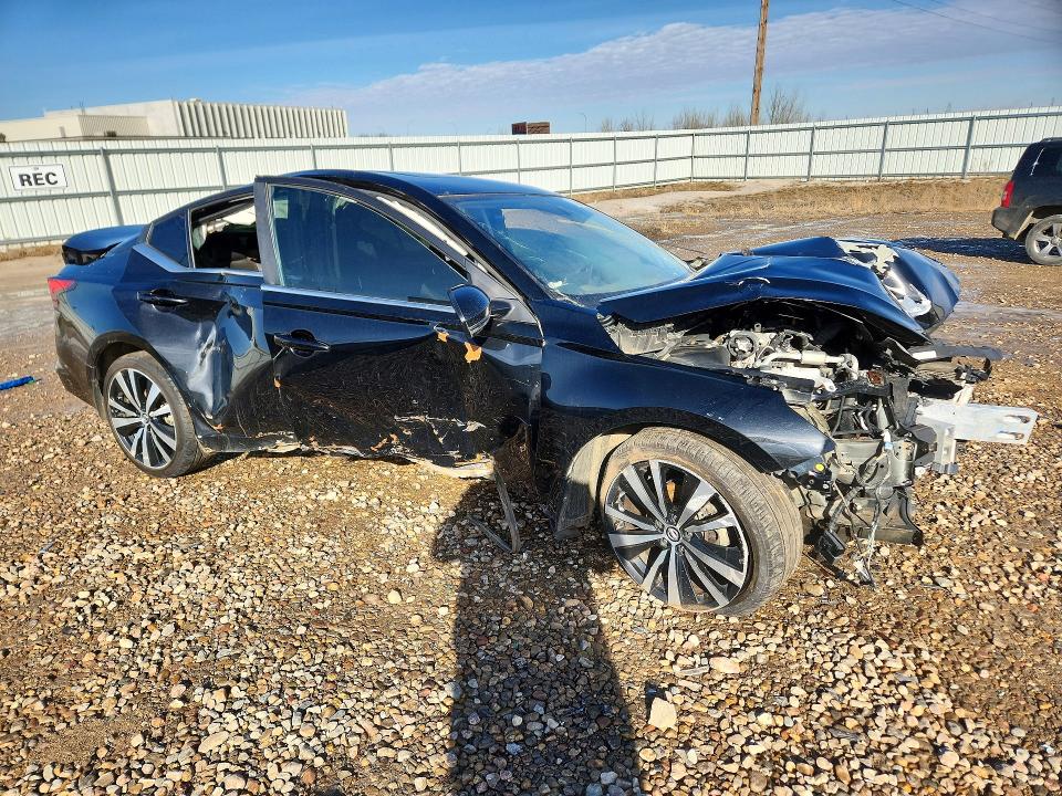 76367805 :رقم المزاد ، 1N4BL4CW4KN318741 vin ، 2019 Nissan Altima مزاد بيع