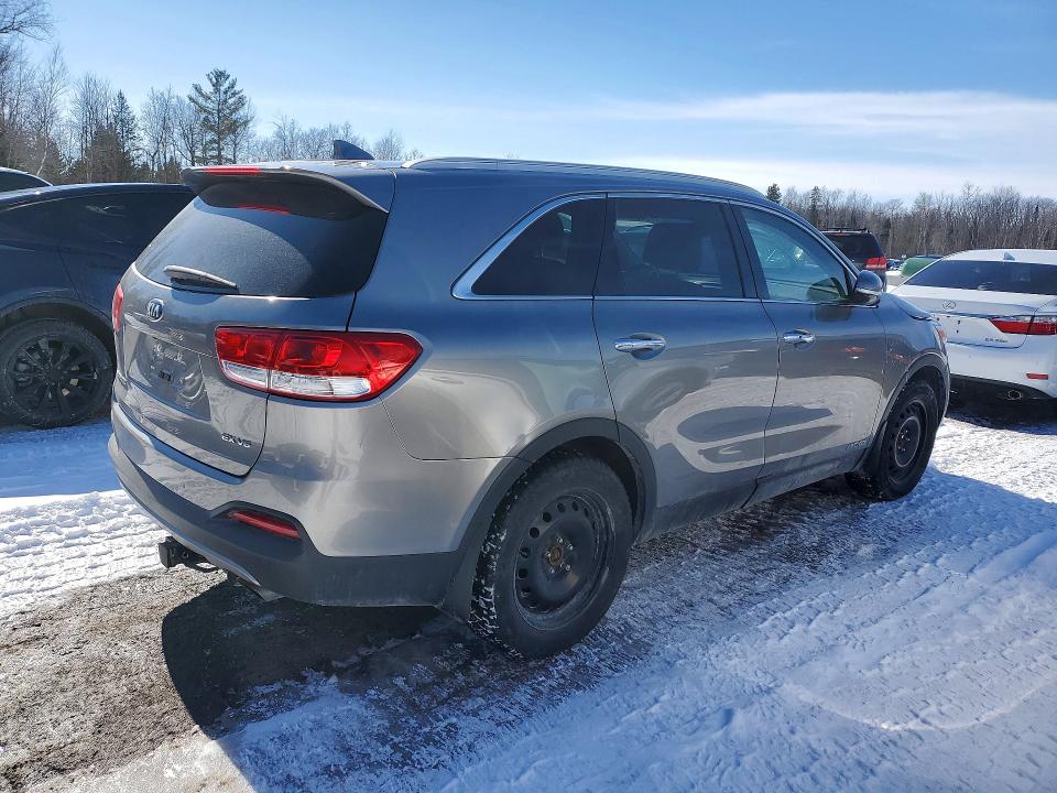 2017 Kia Sorento მანქანა იყიდება აუქციონზე, vin: 5XYPHDA5XHG332512, აუქციონის ნომერი: 77308365