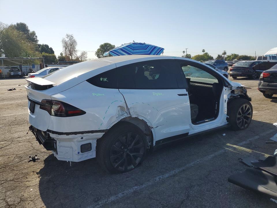 74442945 :رقم المزاد ، 7SAXCBE59SF468418 vin ، 2025 Tesla Model X مزاد بيع