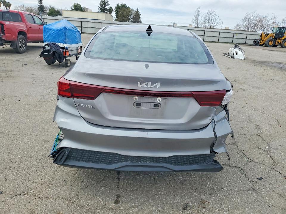 2023 Kia Forte მანქანა იყიდება აუქციონზე, vin: 3KPF24AD5PE526560, აუქციონის ნომერი: 77251325