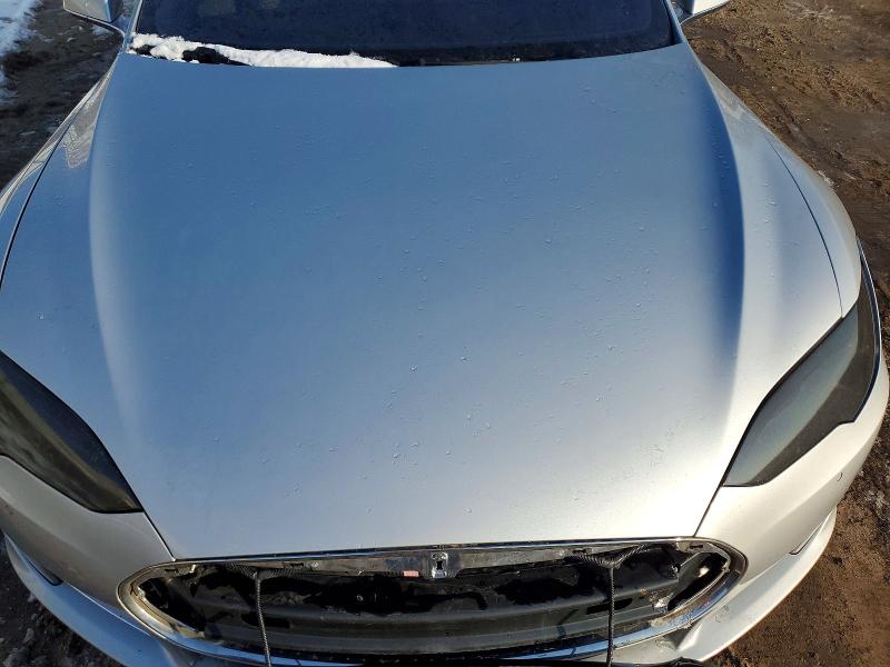 Продажа на аукционе авто 2015 Tesla Model S, vin: 5YJSA1E4XFF116419, номер лота: 79233635