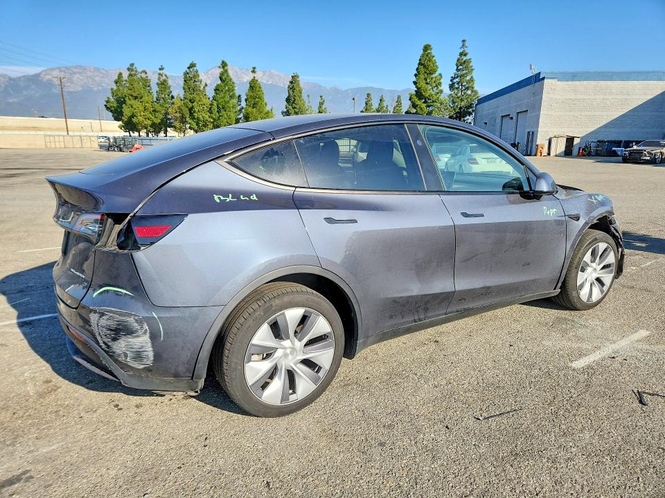 Продажа на аукционе авто 2023 Tesla Model Y, vin: 7SAYGDEEXPA137873, номер лота: 75676715