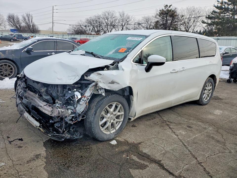 Продаж на аукціоні авто 2022 Chrysler Voyager, vin: 2C4RC1CG1NR103423, номер лоту: 75987345