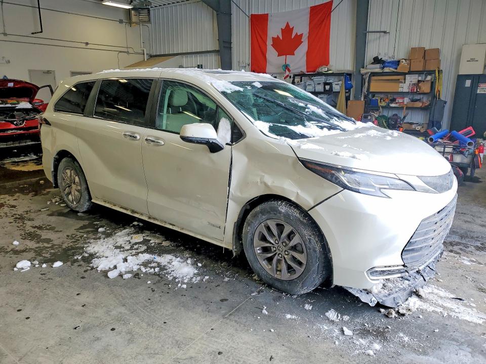 Продажа на аукционе авто 2021 Toyota Sienna, vin: 5TDGRKEC0MS009836, номер лота: 74501725