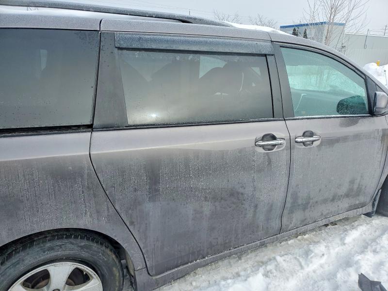 74651555 :رقم المزاد ، 5TDXZ3DCXKS972828 vin ، 2019 Toyota Sienna مزاد بيع
