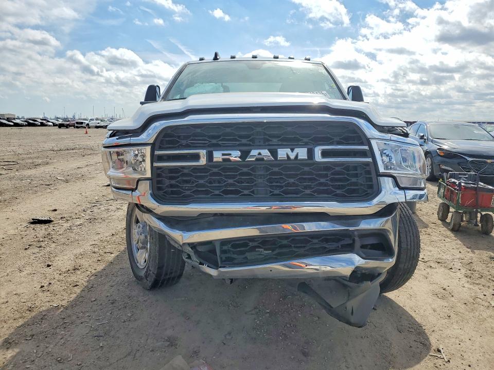 75648475 :رقم المزاد ، 3C6UR5HJ1RG154959 vin ، 2024 Ram 2500 Trade مزاد بيع