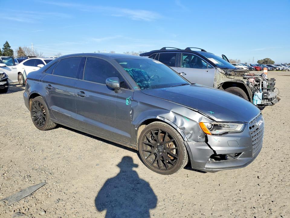 77693165 :رقم المزاد ، WAUACGFF2F1142561 vin ، 2015 Audi A3 مزاد بيع