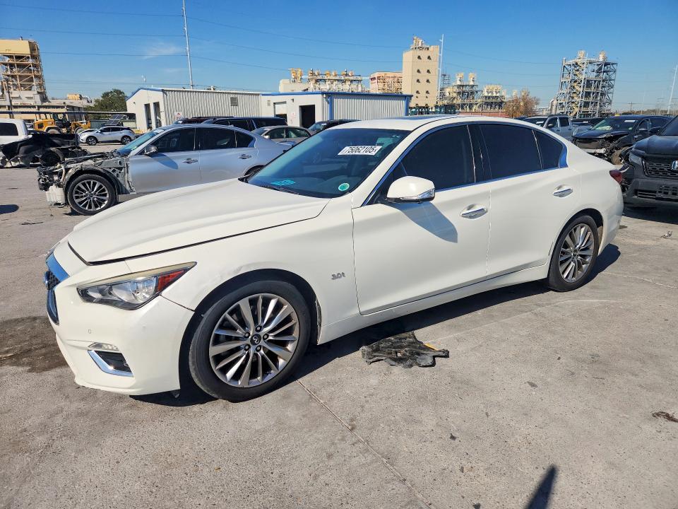 75062105 :رقم المزاد ، JN1EV7AP0JM355825 vin ، 2018 Infiniti Q50 مزاد بيع