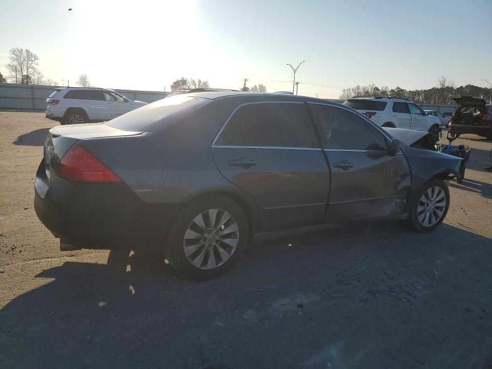 76915955 :رقم المزاد ، 1HGCM66477A064640 vin ، 2007 Honda Accord مزاد بيع