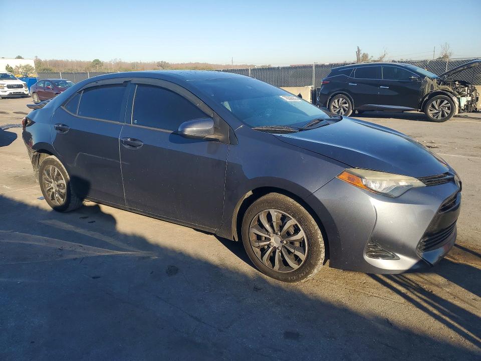 76398905 :رقم المزاد ، 5YFBURHEXHP626786 vin ، 2017 Toyota Corolla مزاد بيع