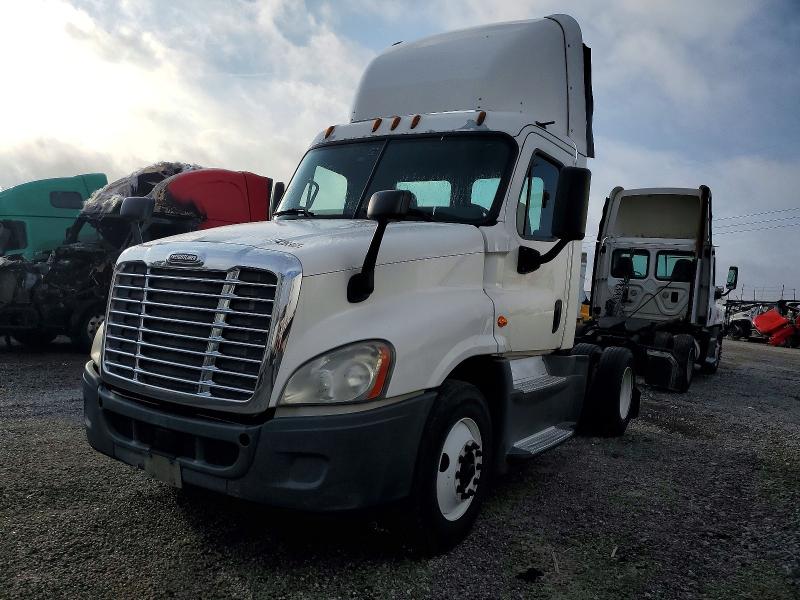 77429365 :رقم المزاد ، 1FUBGEDV7GLHC5750 vin ، 2016 Freightliner Cascadia 1 مزاد بيع
