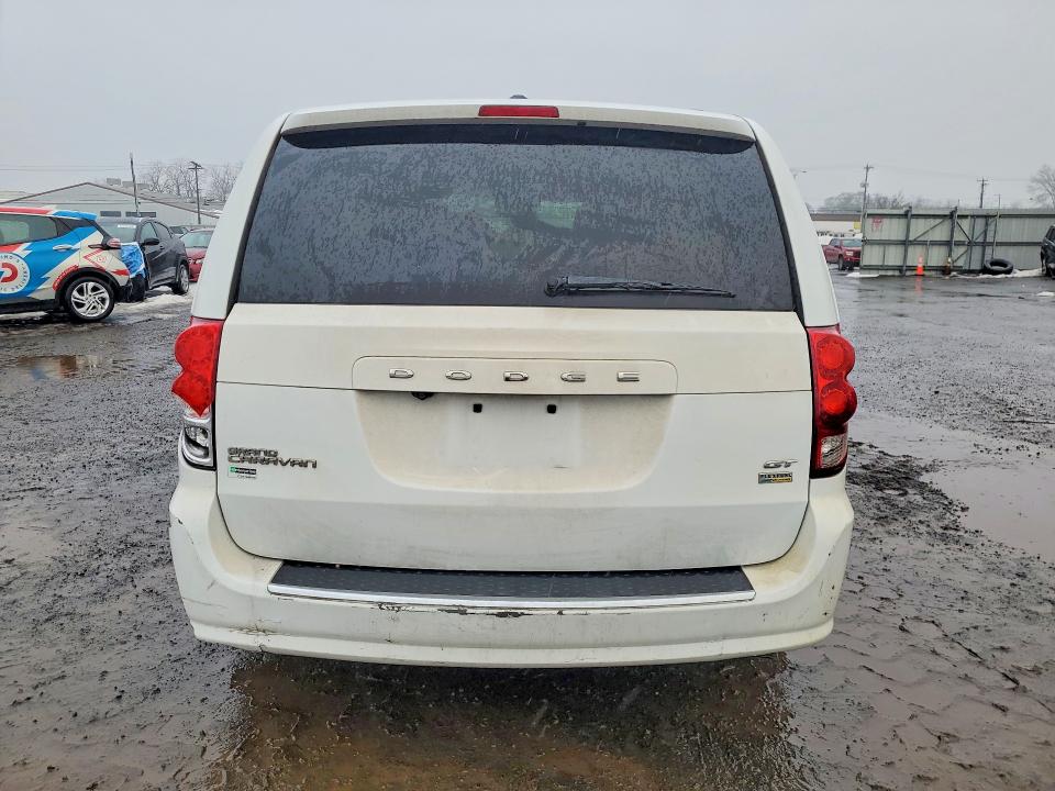 77557105 :رقم المزاد ، 2C4RDGEG5JR335384 vin ، 2018 Dodge Grand Caravan مزاد بيع