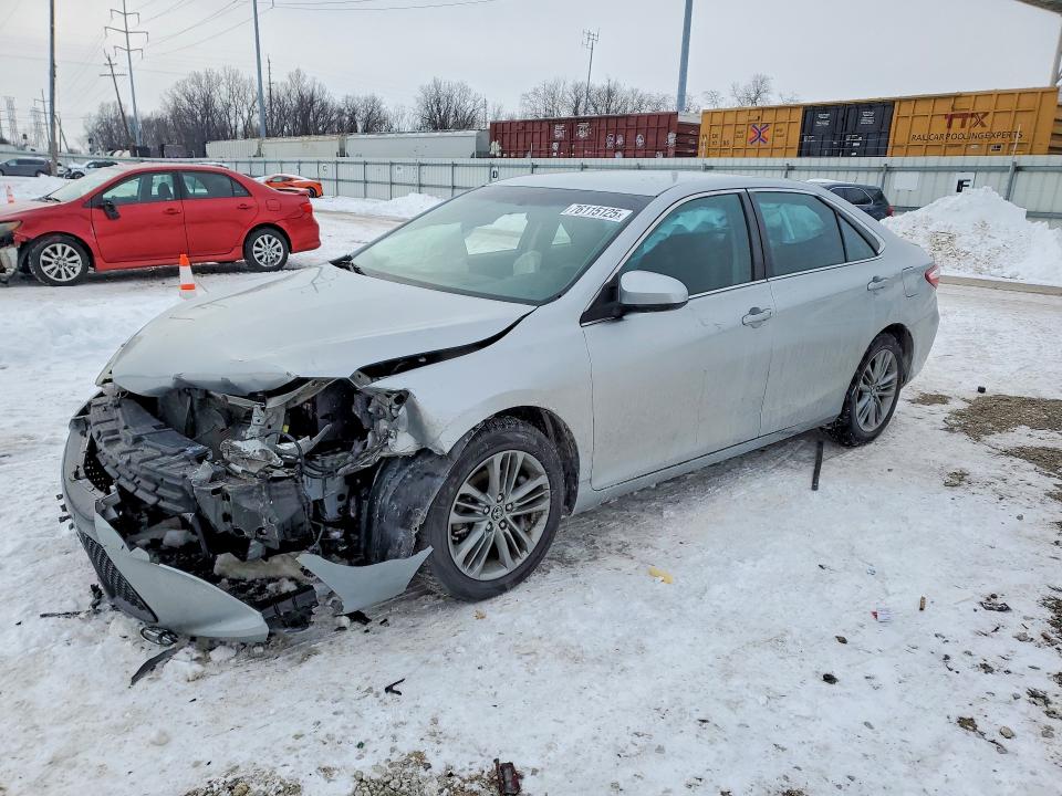 76115125 :رقم المزاد ، 4T1BF1FK4FU892711 vin ، 2015 Toyota Camry مزاد بيع