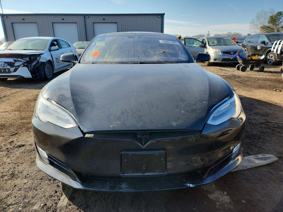 76807465 :رقم المزاد ، 5YJSA1E42GF143681 vin ، 2016 Tesla Model S مزاد بيع