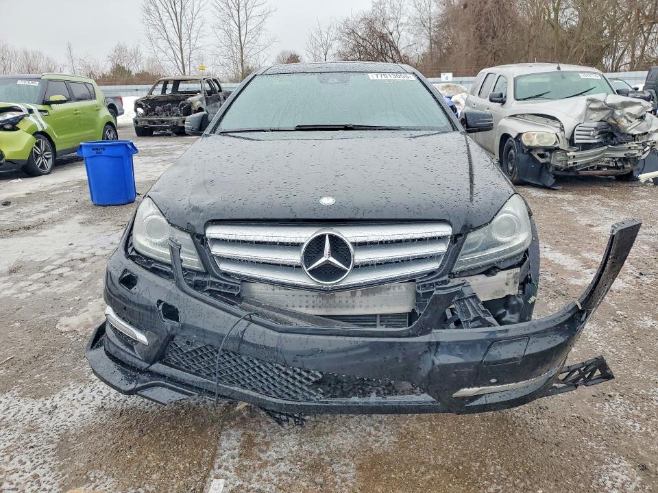 Продажа на аукционе авто 2013 Mercedes-benz C, vin: WDDGJ8JB6DG069725, номер лота: 77013055