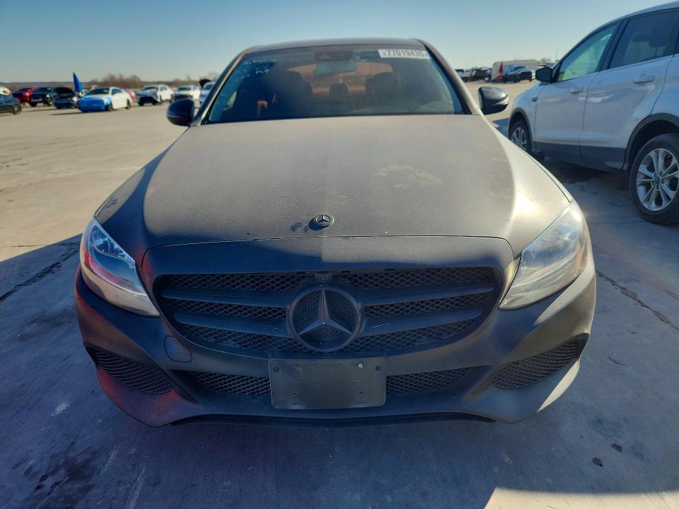 77019435 :رقم المزاد ، 55SWF4JB4GU132110 vin ، 2016 Mercedes-benz C مزاد بيع