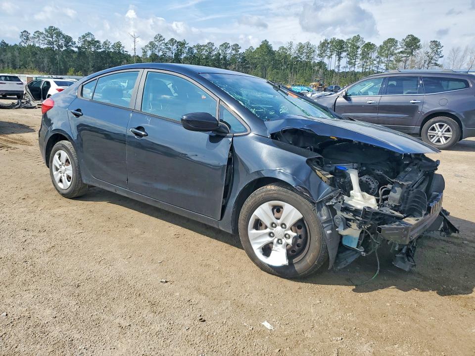 77962075 :رقم المزاد ، KNAFK4A68F5426090 vin ، 2015 Kia Forte مزاد بيع