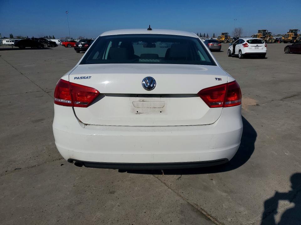 76029285 :رقم المزاد ، 1VWAT7A31FC077736 vin ، 2015 Volkswagen Passat مزاد بيع