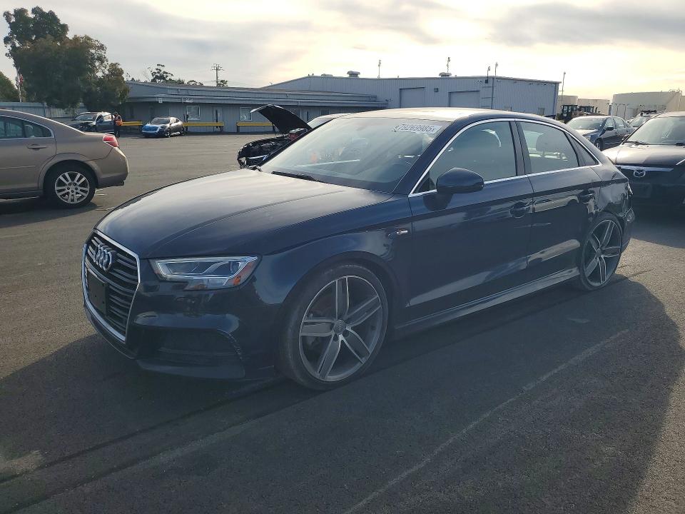 Продаж на аукціоні авто 2017 Audi A3, vin: WAUGUGFF7H1044507, номер лоту: 79269985