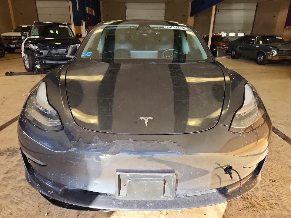 Продажа на аукционе авто 2018 Tesla Model 3, vin: 5YJ3E1EB6JF116823, номер лота: 76277275