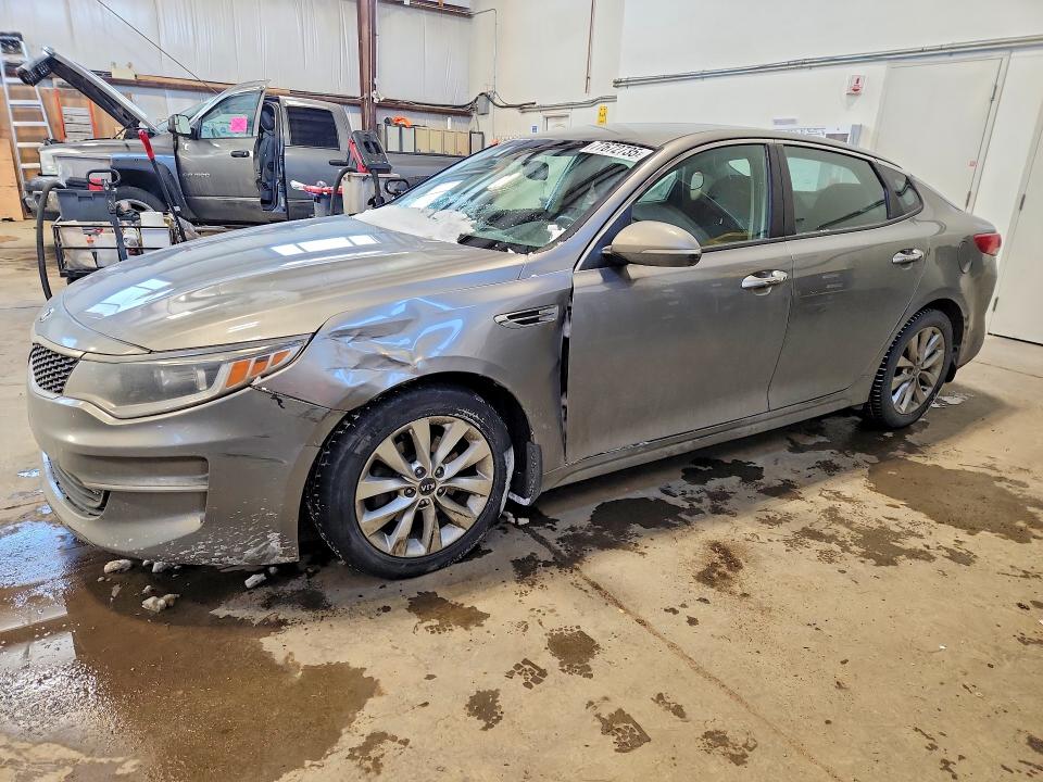 77672735 :رقم المزاد ، 5XXGT4L32JG180875 vin ، 2018 Kia Optima مزاد بيع