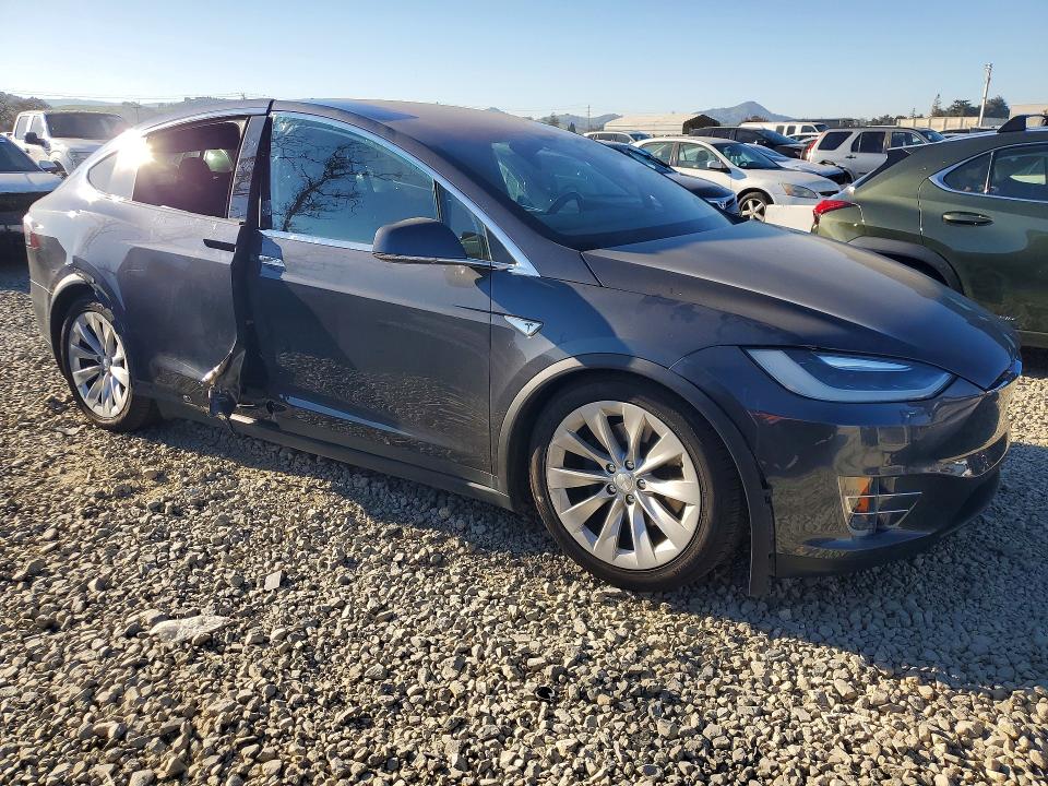 Продажа на аукционе авто 2016 Tesla Model X, vin: 5YJXCAE24GF017840, номер лота: 74421775