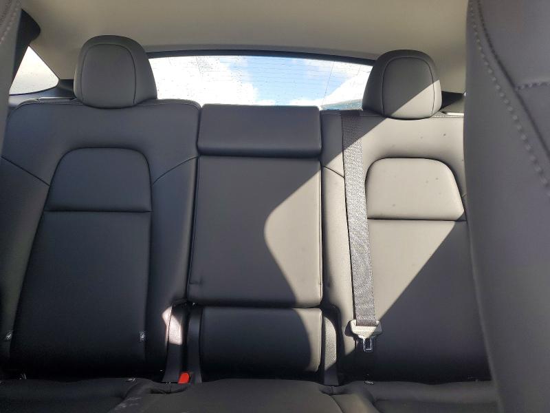 77570175 :رقم المزاد ، 7SAYGDED2SF321014 vin ، 2025 Tesla Model Y مزاد بيع