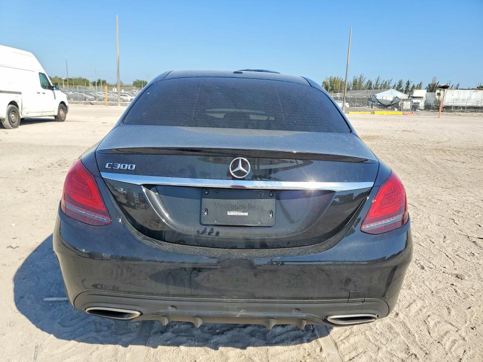 77414685 :رقم المزاد ، W1KWF8DB0MR650098 vin ، 2021 Mercedes-benz C مزاد بيع