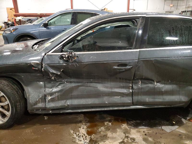 Продажа на аукционе авто 2019 Audi A4, vin: WAUENAF4XKN005667, номер лота: 77140345
