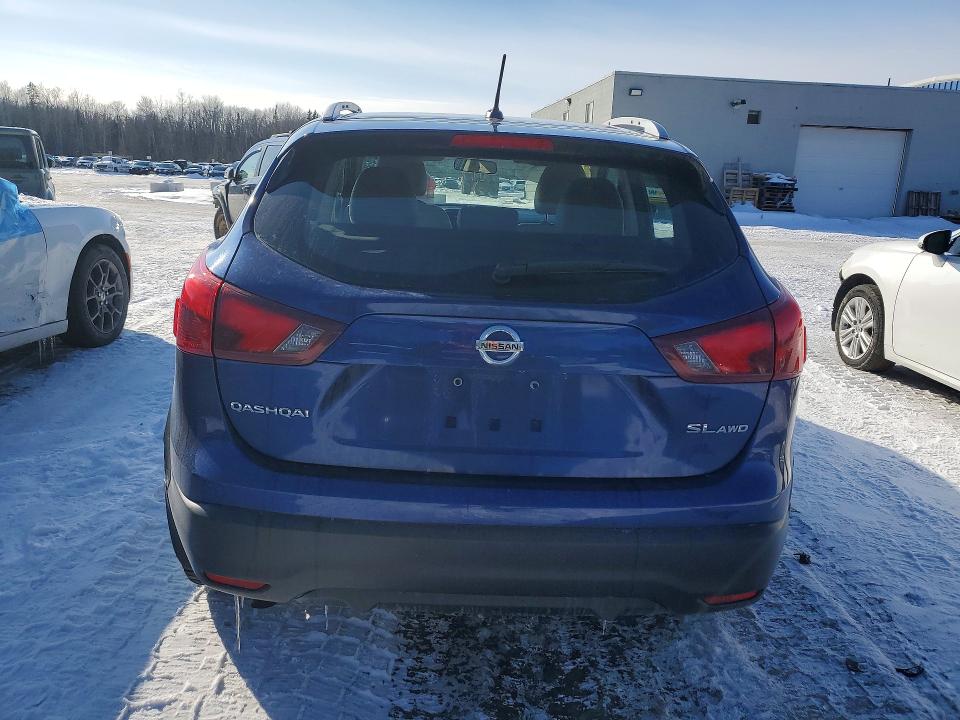 2018 Nissan Rogue Sport მანქანა იყიდება აუქციონზე, vin: JN1BJ1CR8JW260637, აუქციონის ნომერი: 78526355