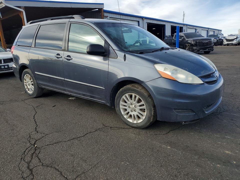 2010 Toyota Sienna მანქანა იყიდება აუქციონზე, vin: 5TDJK4CC4AS029186, აუქციონის ნომერი: 78103035