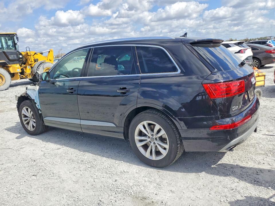 77384195 :رقم المزاد ، WA1LHAF79HD042293 vin ، 2017 Audi Q7 مزاد بيع