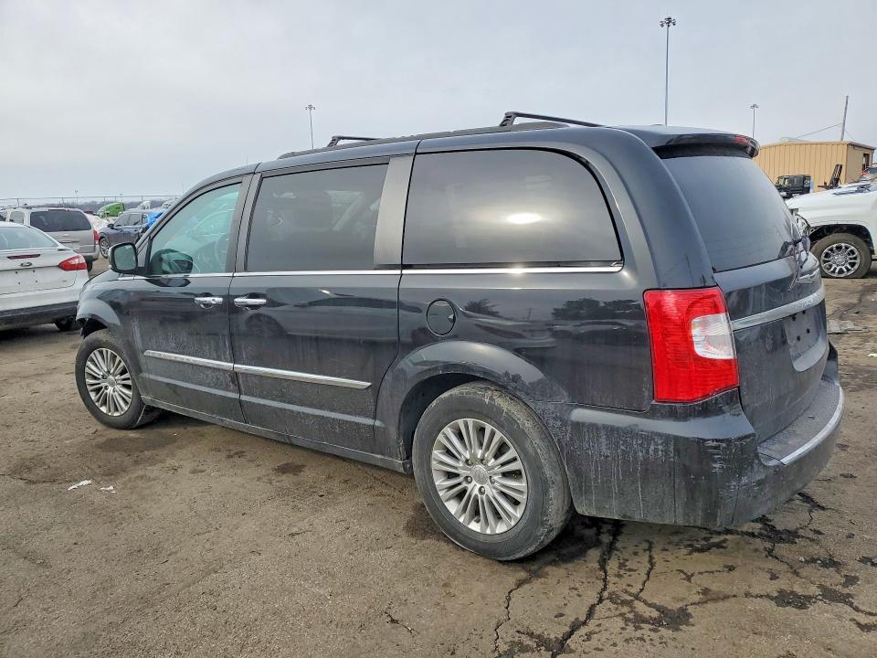 77076085 :رقم المزاد ، 2C4RC1CG2FR675456 vin ، 2015 Chrysler Town & Country مزاد بيع