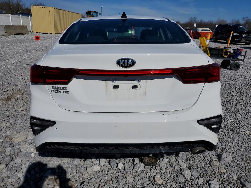 2021 Kia Forte მანქანა იყიდება აუქციონზე, vin: 3KPF24AD2ME279610, აუქციონის ნომერი: 79085085