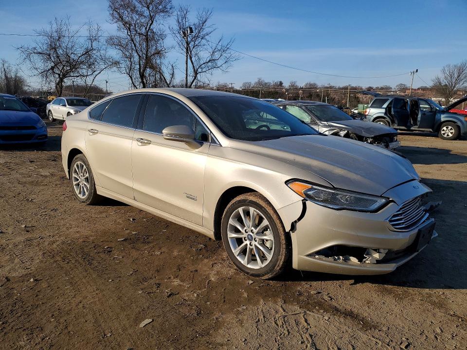 77375395 :رقم المزاد ، 3FA6P0PU1JR106544 vin ، 2018 Ford Fusion مزاد بيع