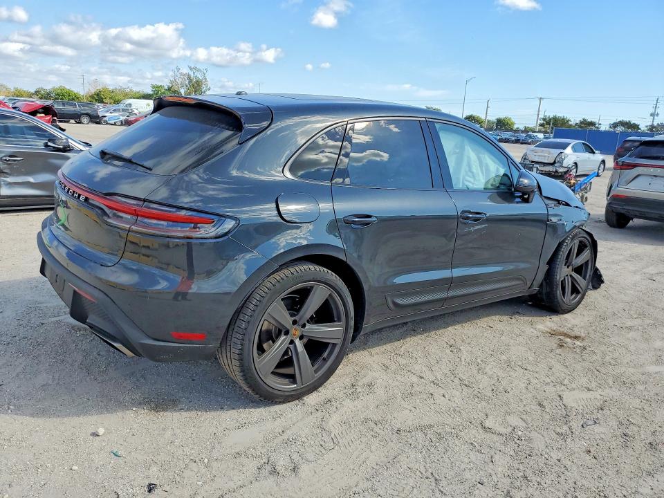 77114865 :رقم المزاد ، WP1AA2A52NLB05408 vin ، 2022 Porsche Macan مزاد بيع