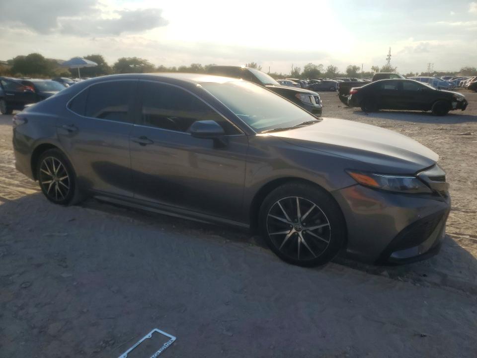 2021 Toyota Camry მანქანა იყიდება აუქციონზე, vin: 4T1G11AKXMU614307, აუქციონის ნომერი: 78411135