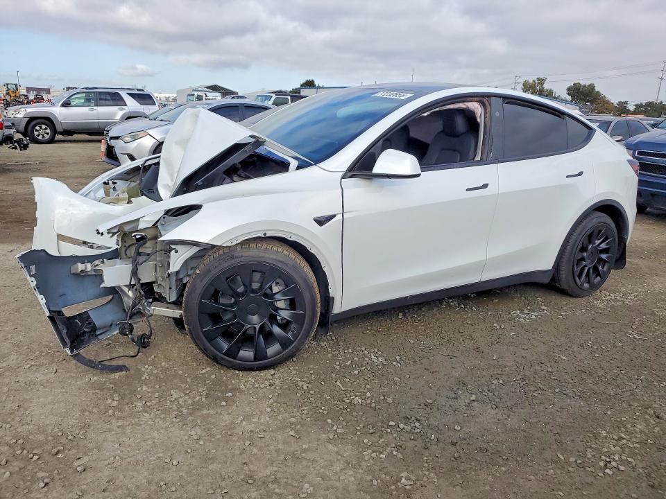 2024 Tesla Model Y მანქანა იყიდება აუქციონზე, vin: 7SAYGDEE7RF058649, აუქციონის ნომერი: 77232855