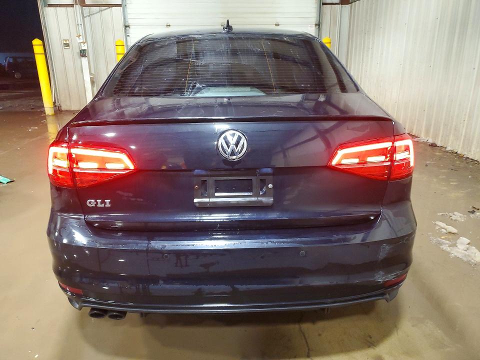 76162785 :رقم المزاد ، 3VW5T7AJ4HM215416 vin ، 2017 Volkswagen Jetta مزاد بيع