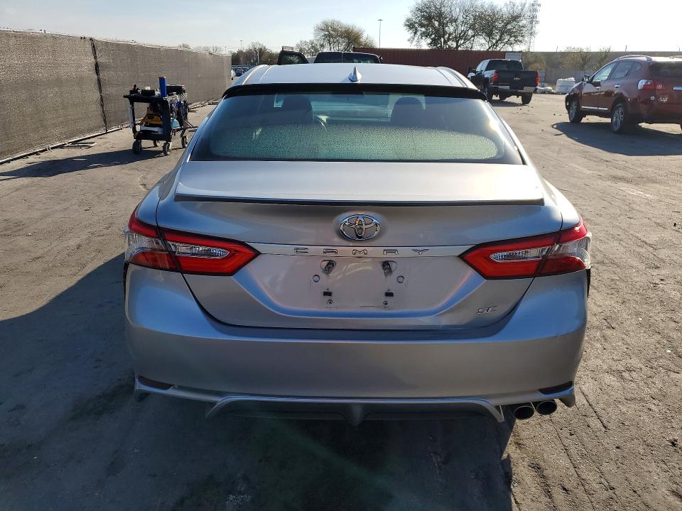 77851675 :رقم المزاد ، 4T1B11HK2KU750198 vin ، 2019 Toyota Camry Se Automatic مزاد بيع