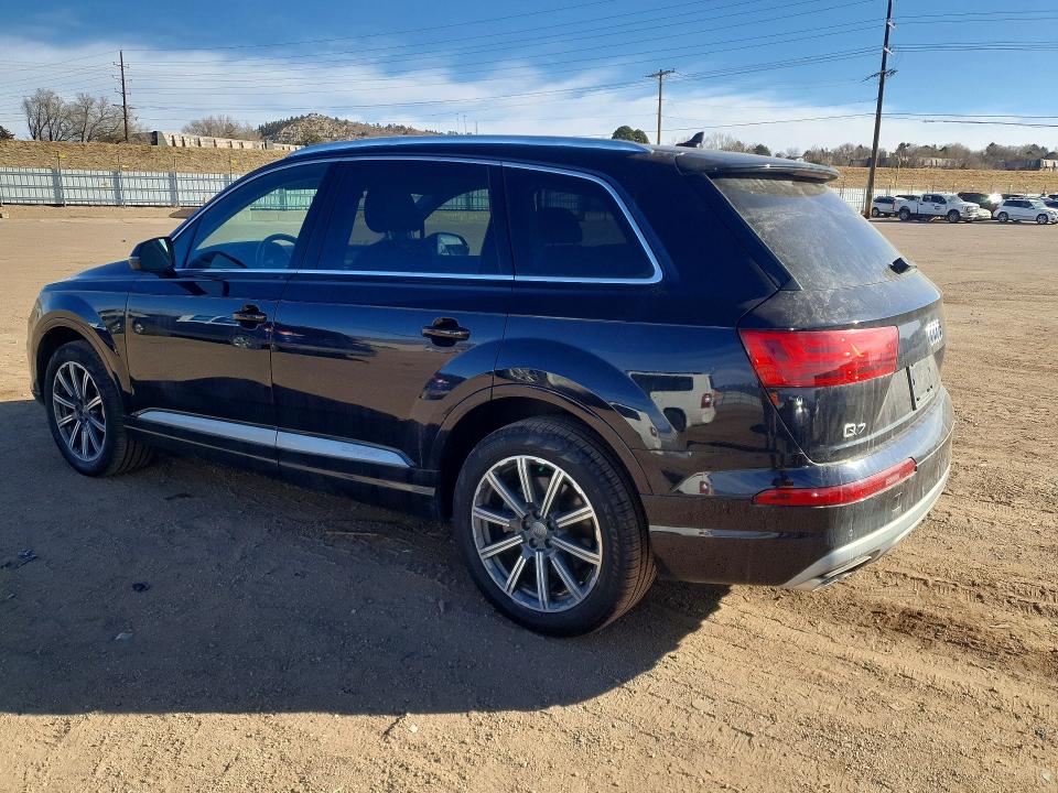 76044415 :رقم المزاد ، WA1VAAF75HD030039 vin ، 2017 Audi Q7 مزاد بيع