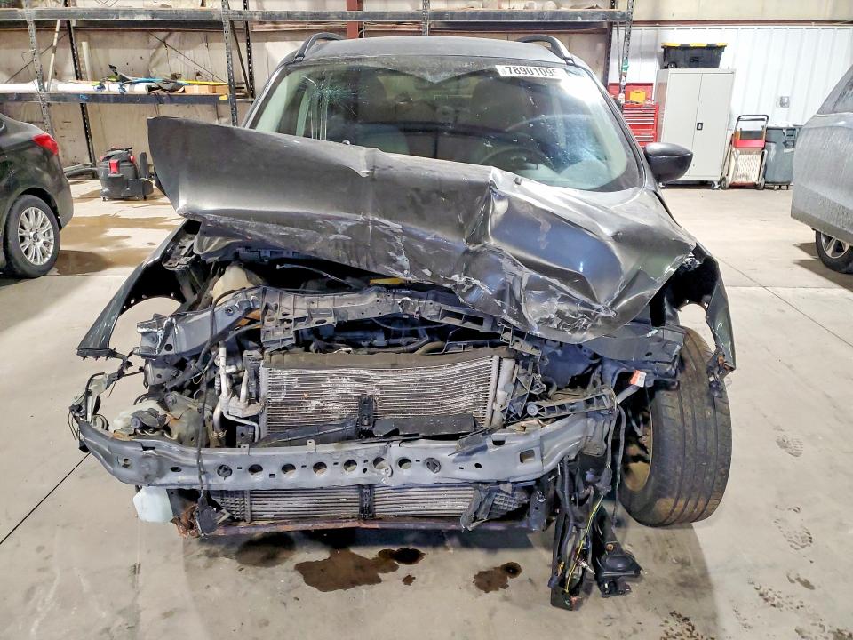 2015 Ford Escape მანქანა იყიდება აუქციონზე, vin: 1FMCU9GX8FUB42828, აუქციონის ნომერი: 78901095