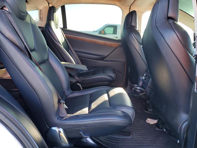 77357115 :رقم المزاد ، 5YJXCBE24HF066771 vin ، 2017 Tesla Model X مزاد بيع