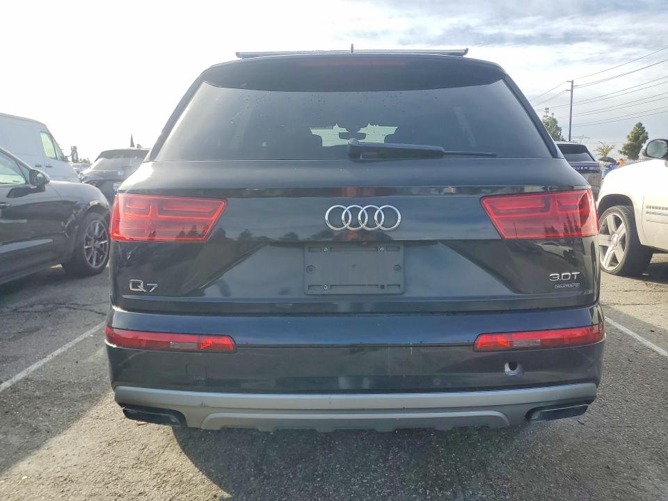 78306965 :رقم المزاد ، WA1LAAF78JD003737 vin ، 2018 Audi Q7 مزاد بيع