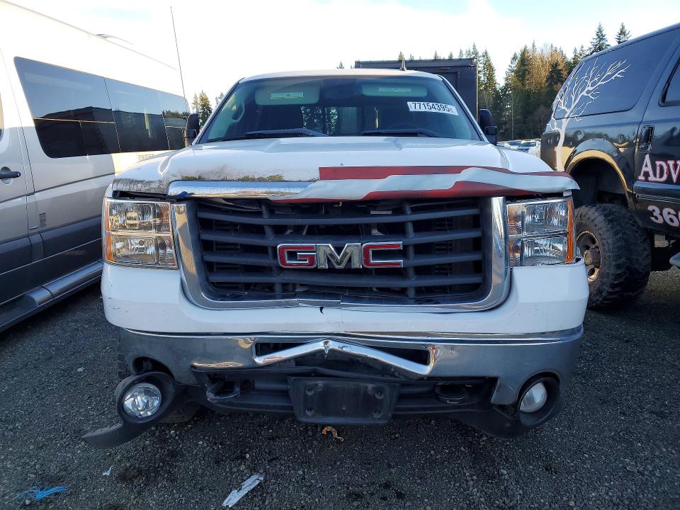 77154395 :رقم المزاد ، 1GTHK23617F550355 vin ، 2007 Gmc Sierra مزاد بيع