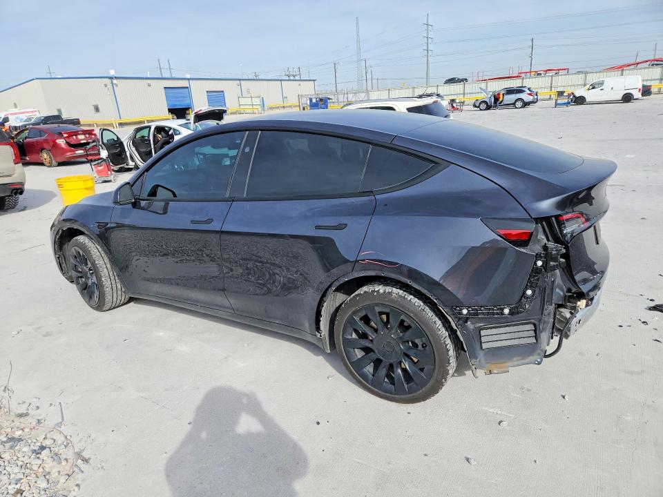 2024 Tesla Model Y მანქანა იყიდება აუქციონზე, vin: 7SAYGDEDXRF037897, აუქციონის ნომერი: 77627875